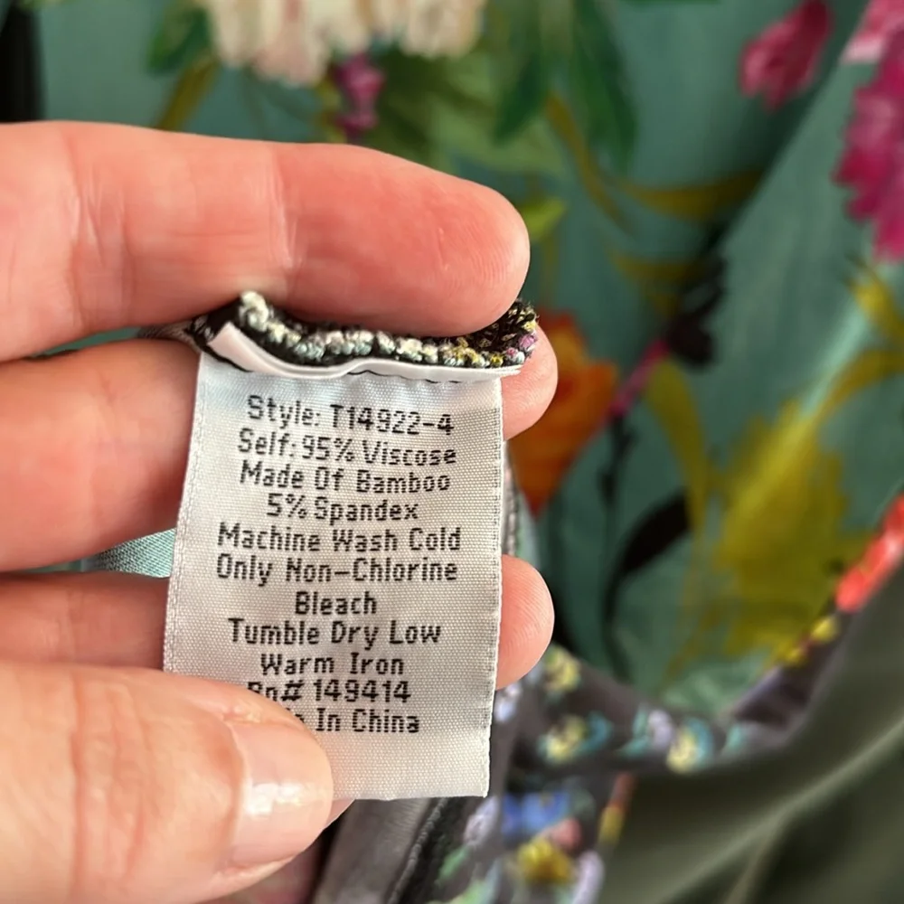 Johnny Was Panya v-neck tee - Picture 7 of 7